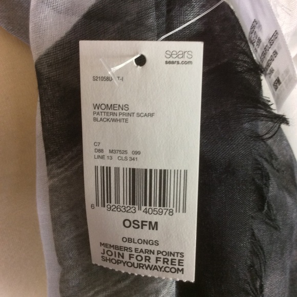 Black, Gray & White Oblong Scarf! - Picture 8 of 8